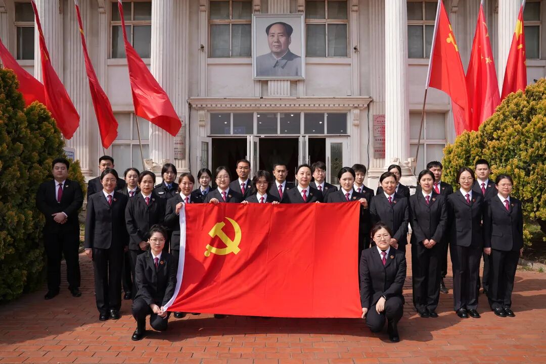 追寻伟人足迹，擦亮青春底色——大连开发区检察院青年干警走进毛泽东历史珍藏馆